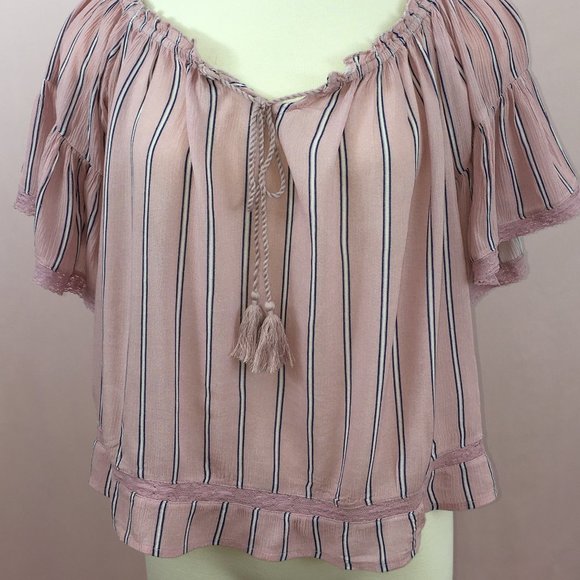 AMERICAN EAGLE OUTFITTERS STRIPPED TOP - Picture 2 of 6